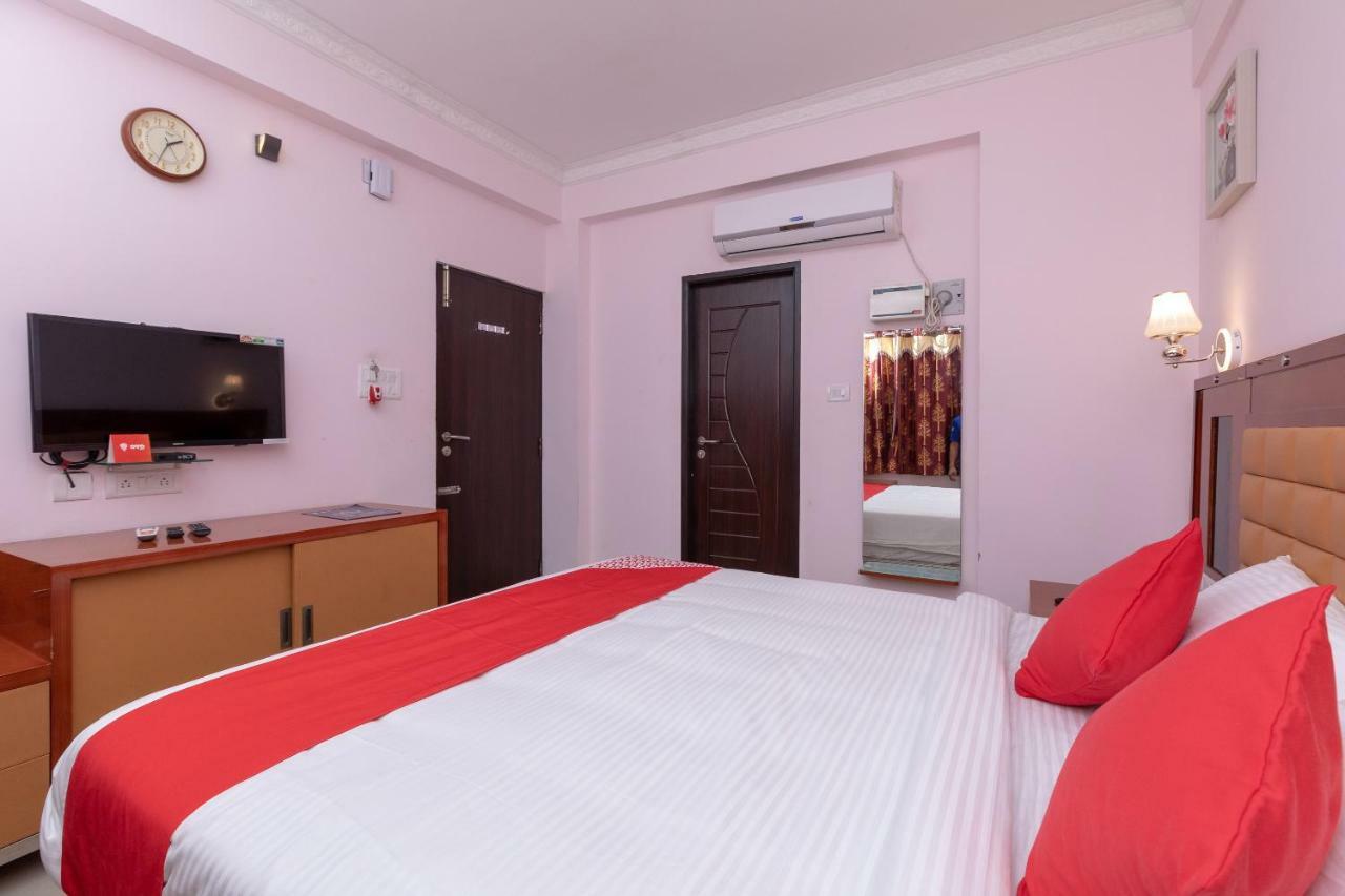 Hotel Oyo 17224 Swarnam Residency